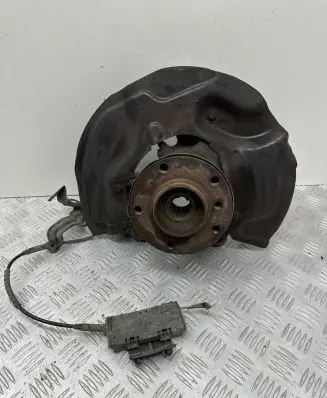 BMW 5 E60 E61 Front wheel hub spindle knuckle 6767786 55542310