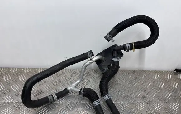 Engine coolant pipe/hose