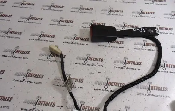 Toyota Corolla E120 E130 Front seatbelt buckle