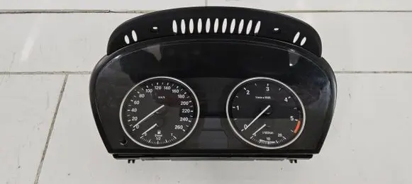 BMW 5 E60 E61 Speedometer (instrument cluster) 62109194889 110080398 7398081