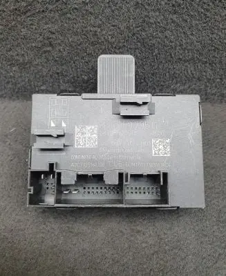 Audi A4 S4 B8 8K Door central lock control unit/module 8K0959795G 8K0959795D
