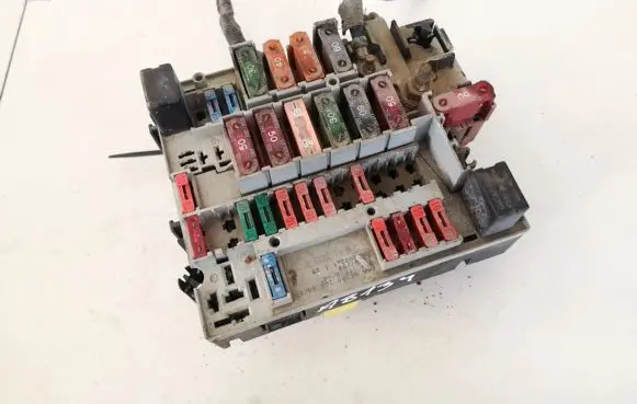 Peugeot 406 Fuse box set 9628024480
