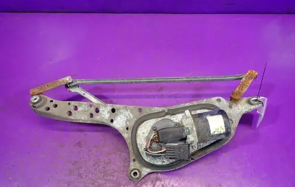 Renault Laguna II Front wiper linkage and motor