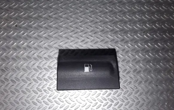 Skoda Octavia Mk1 (1U) Fuel tank opening switch 