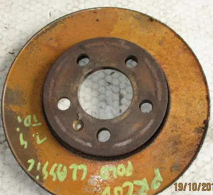 Volkswagen Polo IV 9N3 Front brake disc