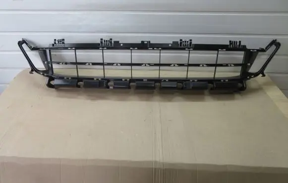 BMW 2 Active Tourer U06 Front bumper lower grill 5A76061