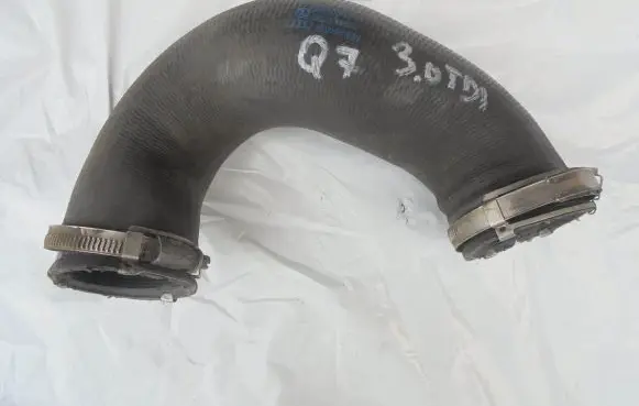 Audi Q7 4L Intercooler hose/pipe 7L6145972E