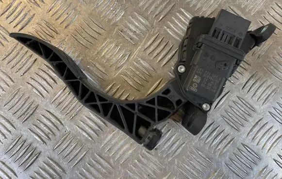 Audi A6 S6 C6 4F Accelerator throttle pedal 4F1723523B 6PV00898406
