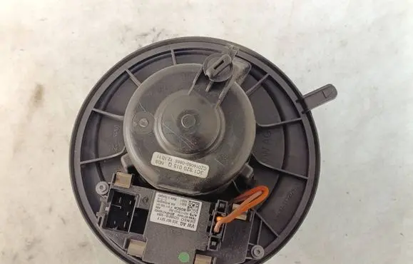 Volkswagen PASSAT B7 Heater fan/blower 3C1820015Q 3C0907521F CZ2468105384
