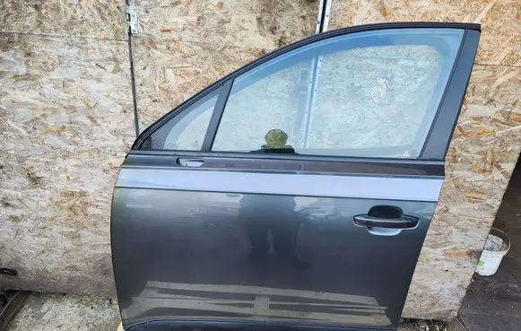 Audi Q7 4M Front door