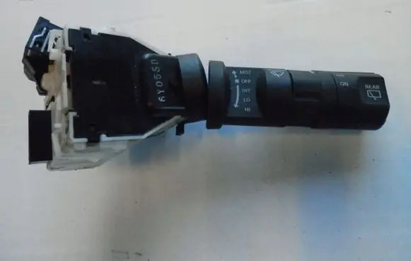 Nissan Murano Z50 Tailgate/trunk/boot open switch Z506Y05SD