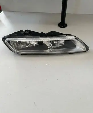 Volkswagen PASSAT B7 Front fog light 17453900