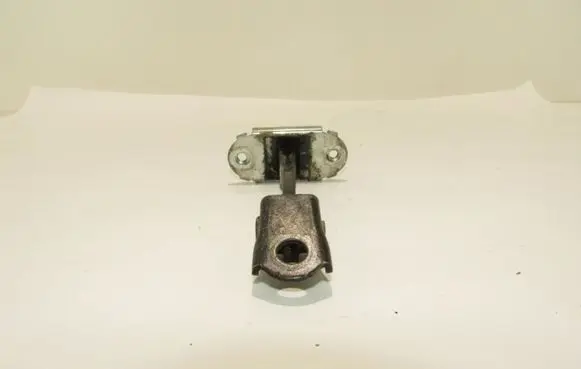 Nissan Qashqai+2 Rear door check strap stopper