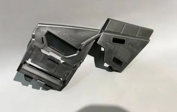 Volvo C70 Headlight/headlamp mounting bracket 30633367
