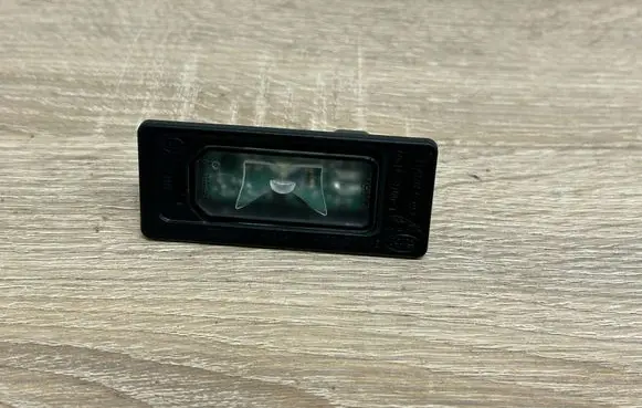 Land Rover Range Rover Velar Number plate light HY3213B627AB LR089442