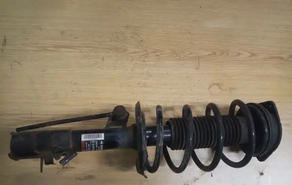 Nissan Qashqai+2 Front shock absorber/damper