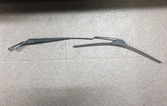 Volvo S60 Front wiper blade arm 8624269