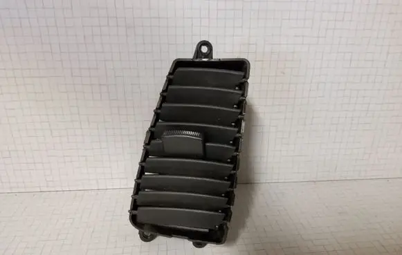 KIA Sorento Dash center air vent grill 974403E000
