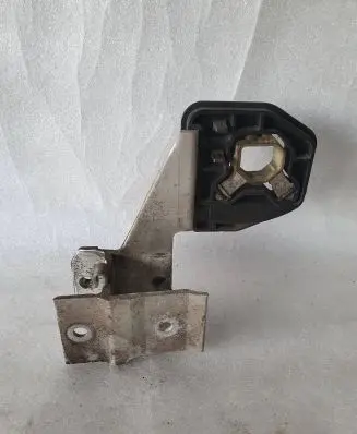 BMW M4 F82 F83 Radiator mount bracket 51118055344 8055344