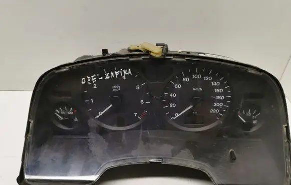 Opel Zafira A Speedometer (instrument cluster) 88311318