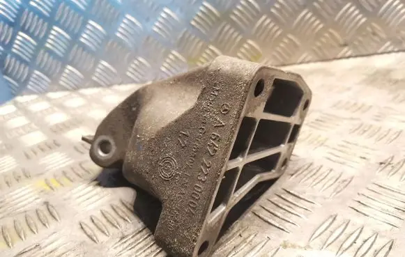 Mercedes-Benz CLK A209 C209 Engine mounting bracket 6422230004