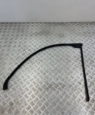 Mercedes-Benz V Class W447 Rubber seal front door window/glass A4477200154