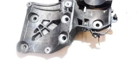Opel Insignia A Engine mounting bracket 55562863 532274354