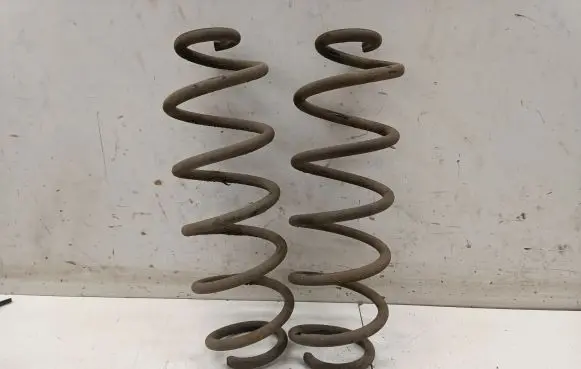 Nissan Qashqai J12 Rear coil spring