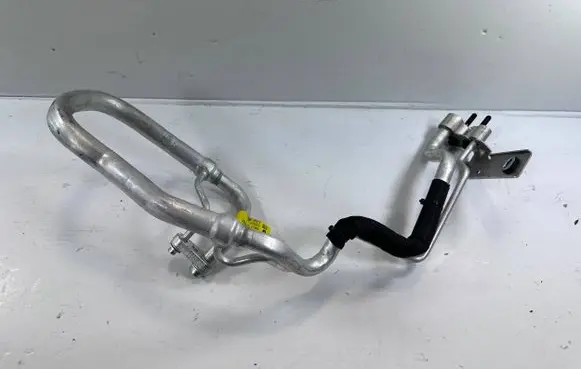 Jeep Grand Cherokee Air conditioning (A/C) pipe/hose 68217214AD