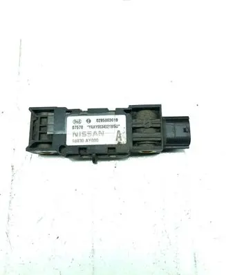Nissan Primera Airbag deployment crash/impact sensor 98830AY000 0285003019 07570