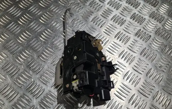 Audi A4 S4 B6 8E 8H Coupe door lock (next to the handle) 