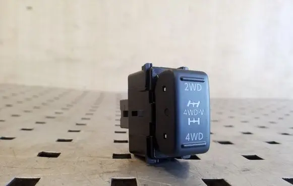 Nissan Juke I F15 Differential lock switch 