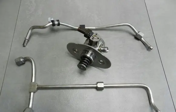 BMW 2 F22 F23 Fuel injection high pressure pump 7642466