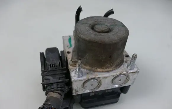 Nissan Qashqai ABS Pump 476604EA1E