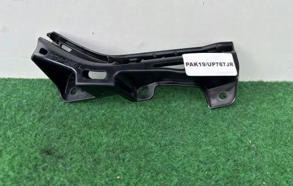 Suzuki Swift III Fender mounting bracket 7173452R0LUX