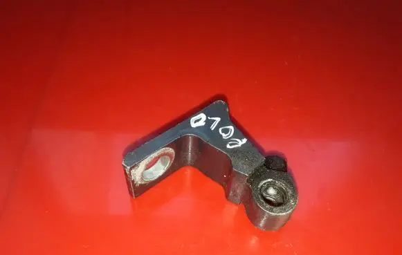 Volkswagen Polo V 6R Rear door lower hinge 7N0831401
