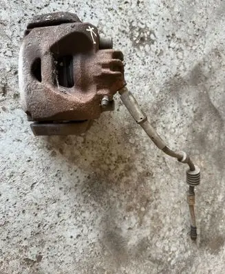 Front brake caliper