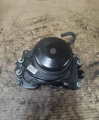 Mercedes-Benz ML W166 Water pump A6512001901 A6512002001 11331252