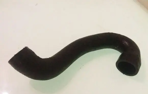 BMW 5 E39 Breather hose/pipe 1371776034