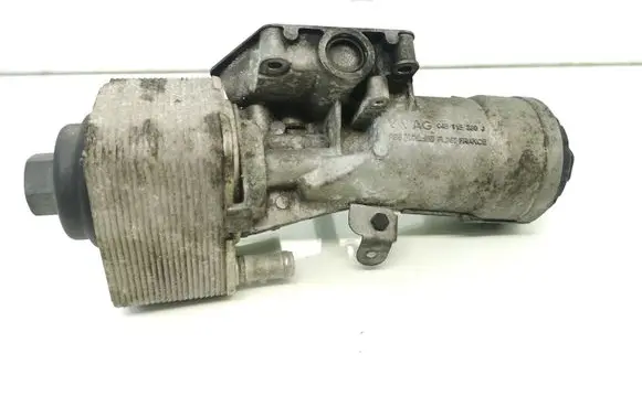 Skoda Superb B6 (3T) Oil filter mounting bracket 045115389J 038117021C