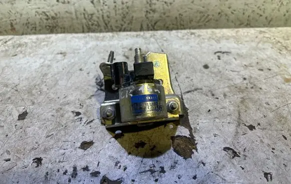 Nissan Juke I F15 Ignition relay 251151KB0A 2534002850