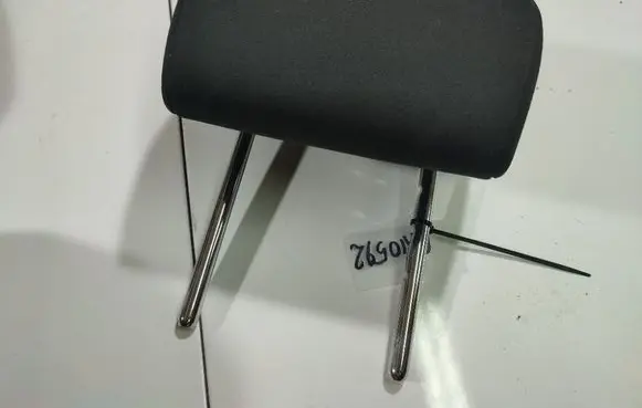 Skoda Octavia Mk2 (1Z) Front seat headrest 