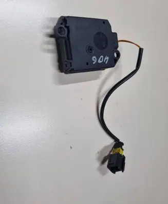 Peugeot 406 Air flap motor/actuator 16107211000 3139A