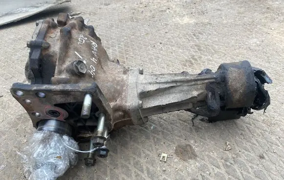 Toyota RAV 4 (XA20) Gearbox transfer box case 81Y072 Y072