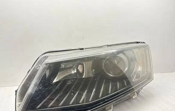 Skoda Octavia Mk3 (5E) Headlight/headlamp 030127228300 5E1941015B 33423344