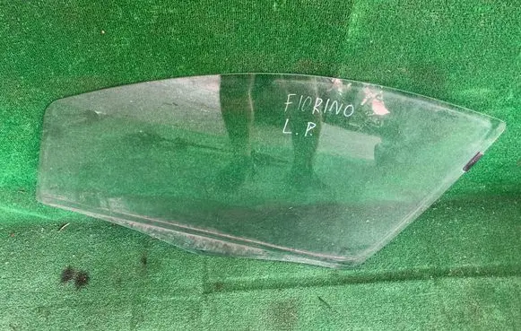 Fiat Fiorino Front door window glass four-door