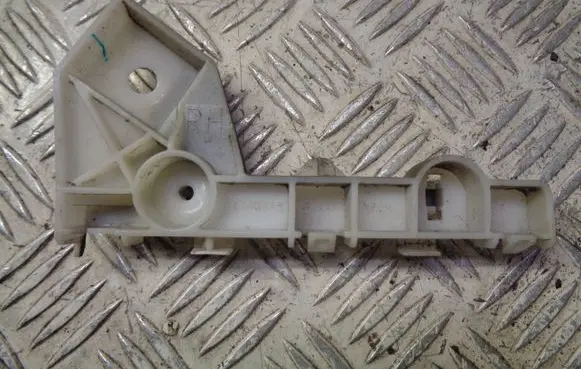 Mitsubishi Space Star Front bumper mounting bracket 6400D316