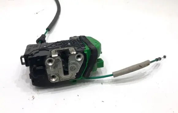 Hyundai i40 Front door lock 81320-3Z020
