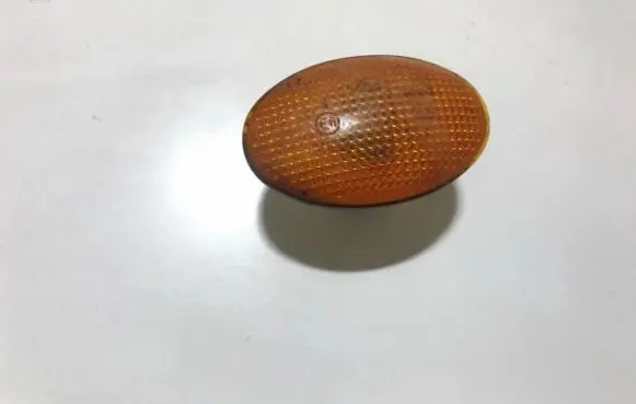 Front fender indicator light