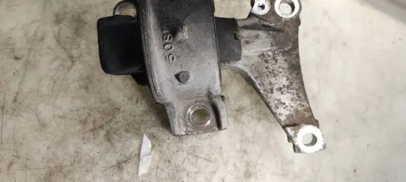 Honda Civic Engine mount bracket 52SMJ
